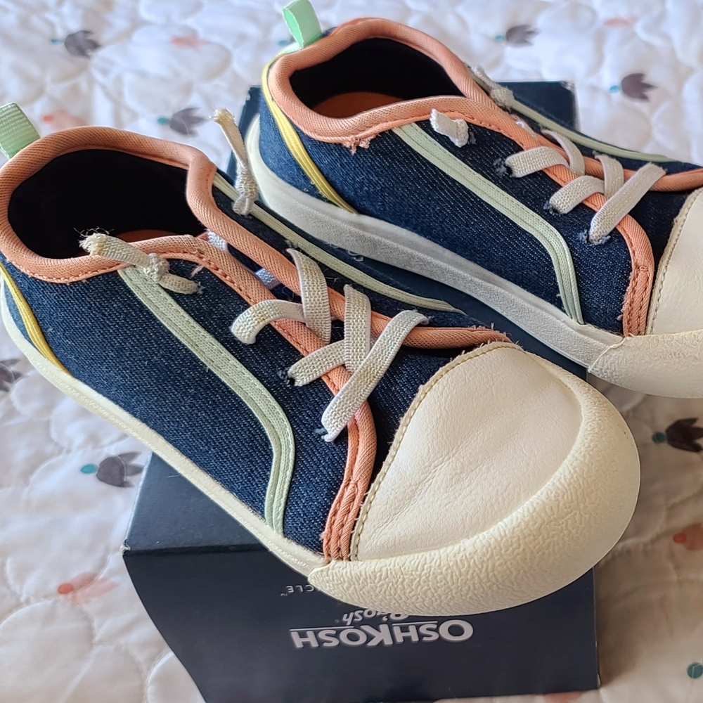 OshKosh B'Gosh Unisex-Child Butter Sneaker